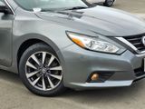 Used 2017 Nissan Altima 2.5 SL w/ Moonroof Package image 3
