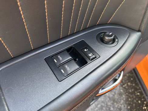 Used 2014 Dodge Challenger R/T image 18