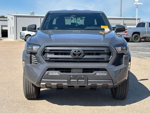 Used 2025 Toyota Tacoma SR5 image 3