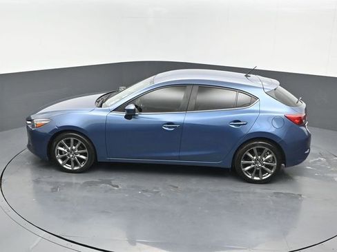 Used 2018 MAZDA MAZDA3 Touring image 12