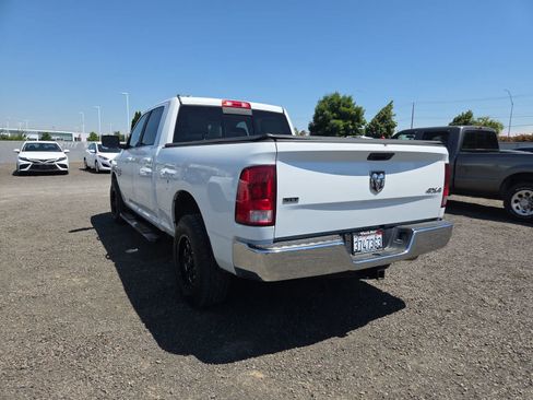 Used 2019 RAM 1500 Classic SLT AWD/4WD image 3
