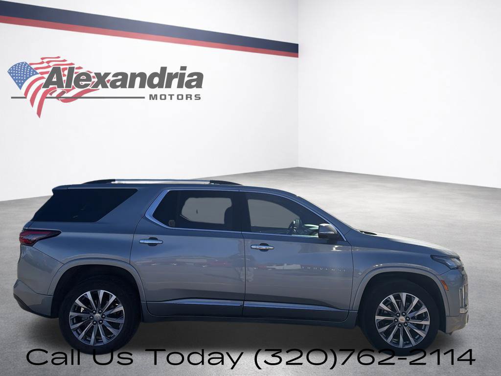 Used 2023 Chevrolet Traverse Premier AWD/4WD image 5