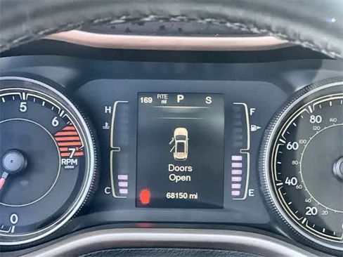 Used 2016 Jeep Cherokee Latitude w/ Comfort & Sound Group image 19