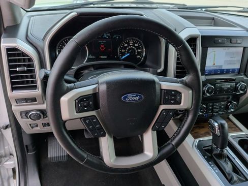 Used 2019 Ford F150 Lariat w/ Trailer Tow Package RWD image 17