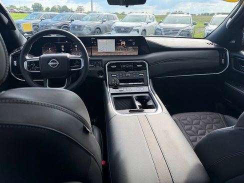 Used 2025 Nissan Armada Platinum Reserve AWD/4WD image 34