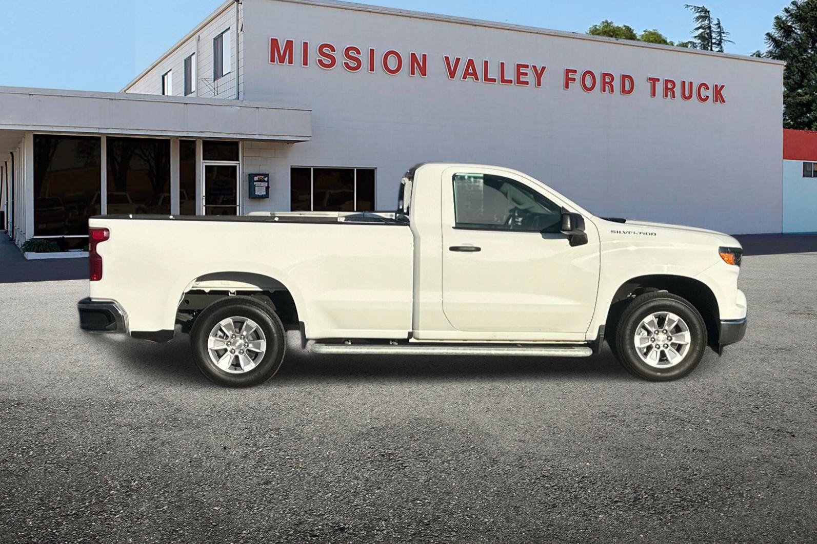 Used 2025 Chevrolet Silverado 1500 W/T RWD image 3