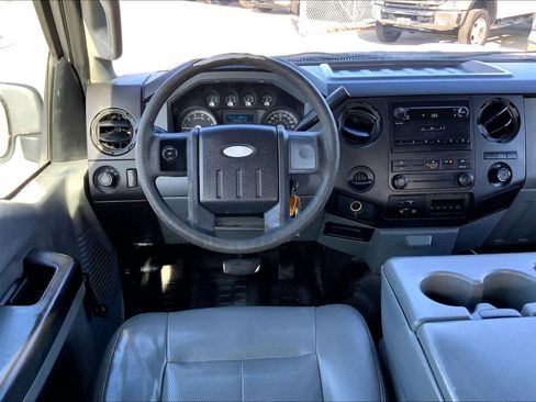 Used 2011 Ford F350 XL image 3