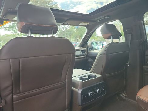 Used 2024 Ford Expedition King Ranch image 13