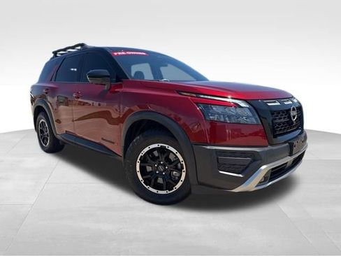 Used 2025 Nissan Pathfinder Rock Creek AWD/4WD image 2