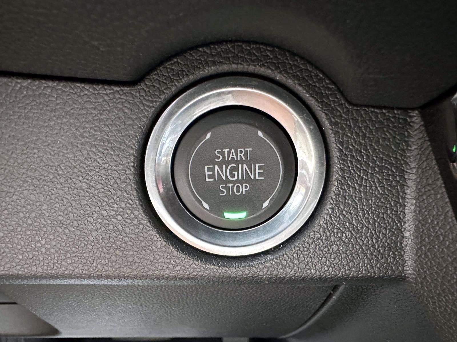 Used 2024 Chevrolet Traverse LT FWD image 21