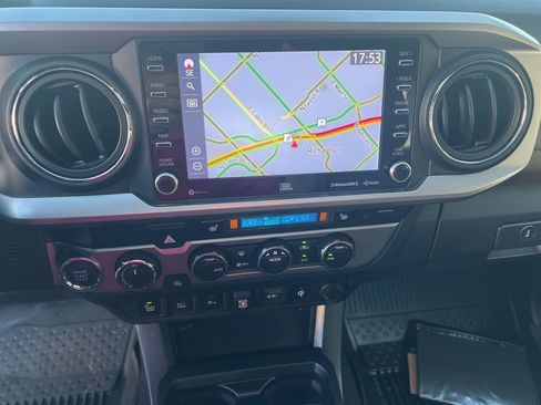 Used 2020 Toyota Tacoma Limited image 13