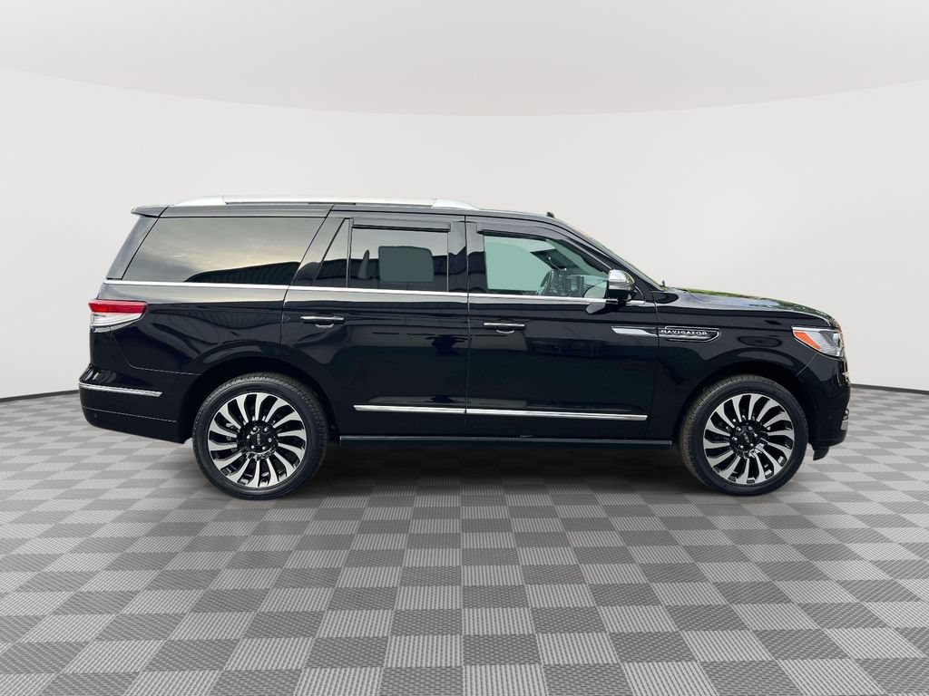 Used 2024 Lincoln Navigator Black Label AWD/4WD image 4
