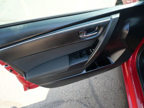Used 2018 Toyota Corolla LE w/ Carpet Mat Package (TMS) FWD image 16