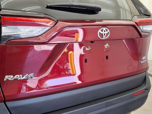 Used 2025 Toyota RAV4 LE AWD/4WD image 23