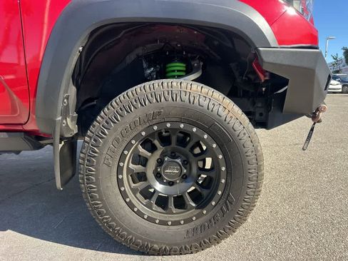 Used 2019 Toyota Tacoma TRD Off-Road w/ Technology Package image 6