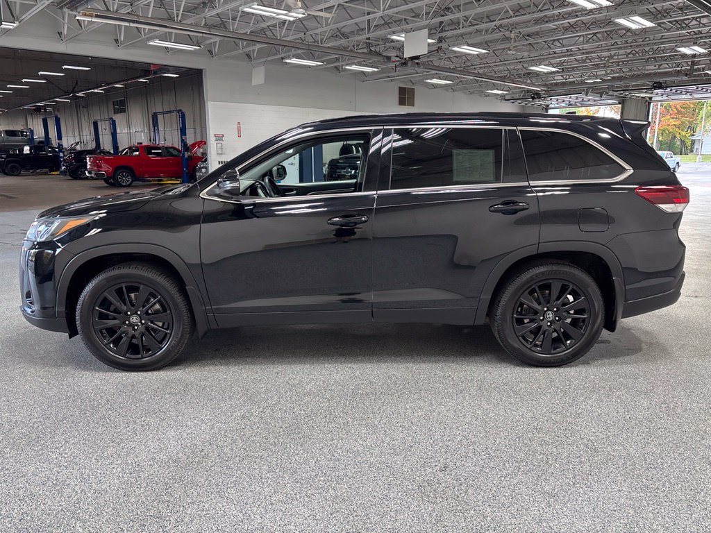 Used 2019 Toyota Highlander SE AWD/4WD image 4