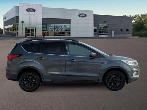Used 2019 Ford Escape SEL image 12
