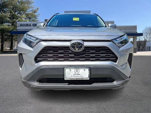 Used 2022 Toyota RAV4 XLE AWD/4WD image 2