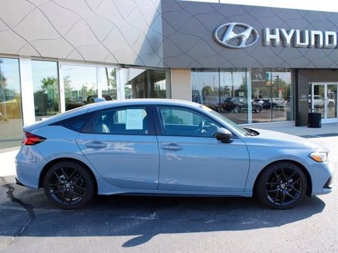 Used 2024 Honda Civic Sport image 2