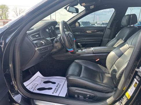 Used 2014 BMW 750Li xDrive image 31