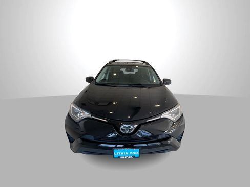 Used 2017 Toyota RAV4 LE AWD/4WD image 3