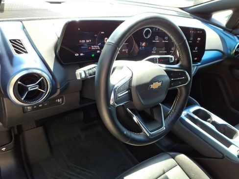 Used 2024 Chevrolet Equinox EV LT FWD image 8