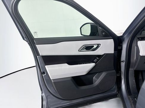 Used 2026 Land Rover Range Rover Velar Dynamic SE image 11