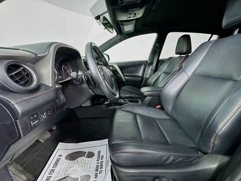 Used 2016 Toyota RAV4 SE image 25