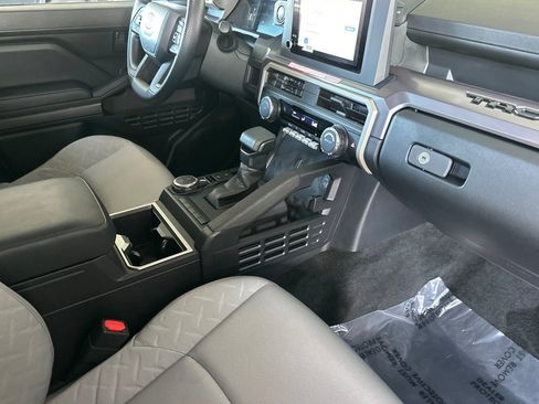 Certified 2025 Toyota Tacoma SR5 image 18