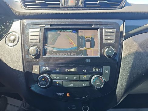 Used 2021 Nissan Rogue Sport SV w/ Technology Package AWD/4WD image 22