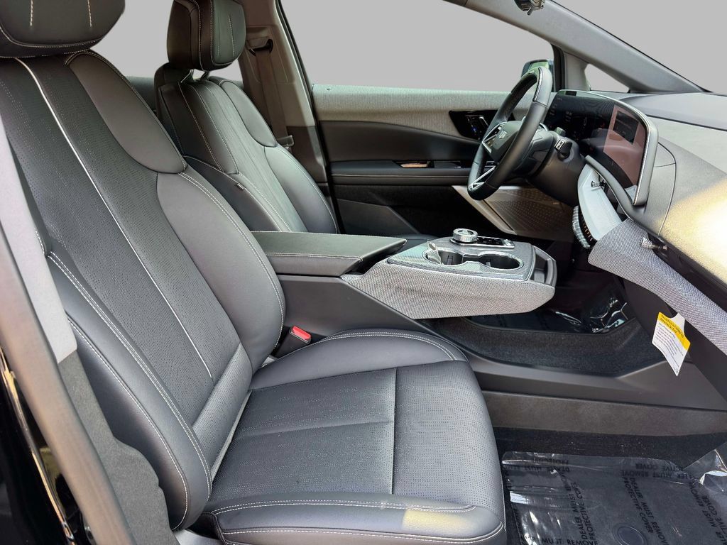 Used 2025 Cadillac Optiq Luxury 2 w/ LPO, Floor Liner Package AWD/4WD image 15