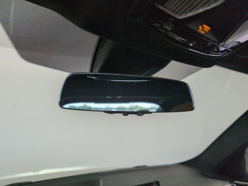 Used 2025 BMW 430i Coupe w/ Convenience Package image 16