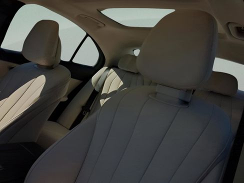 Used 2026 Mercedes-Benz E 350 Sedan image 19