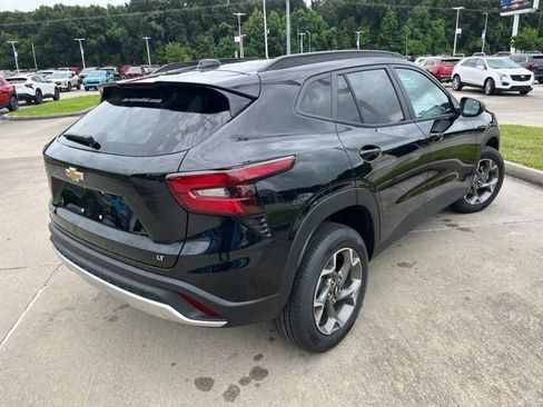 New 2026 Chevrolet Trax LT w/ Driver Confidence Package FWD image 7