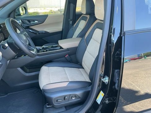 New 2026 Chevrolet Equinox ACTIV w/ Convenience Package III AWD/4WD image 16
