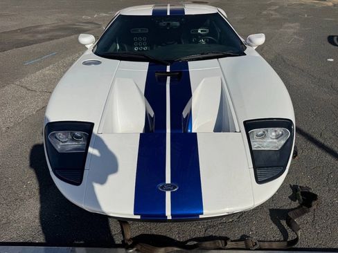 Used 2005 Ford GT RWD image 1