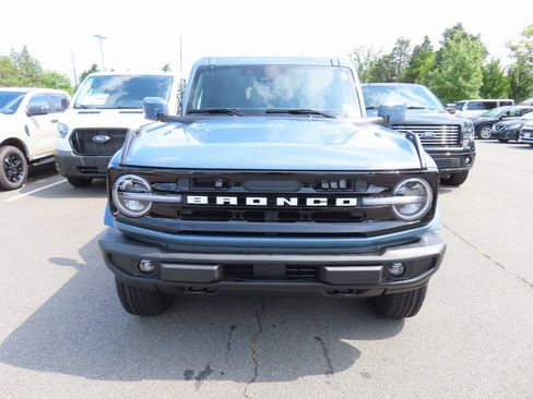 New 2025 Ford Bronco Outer Banks image 2