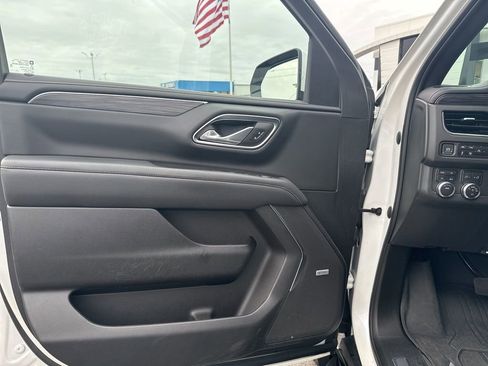 Used 2023 GMC Yukon SLT w/ SLT Premium Package image 26