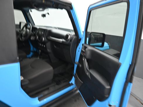 Used 2017 Jeep Wrangler Sport AWD/4WD image 12