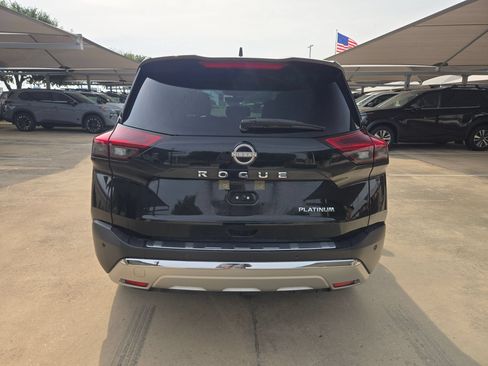 Certified 2022 Nissan Rogue Platinum w/ Head-Up Display Package FWD image 4