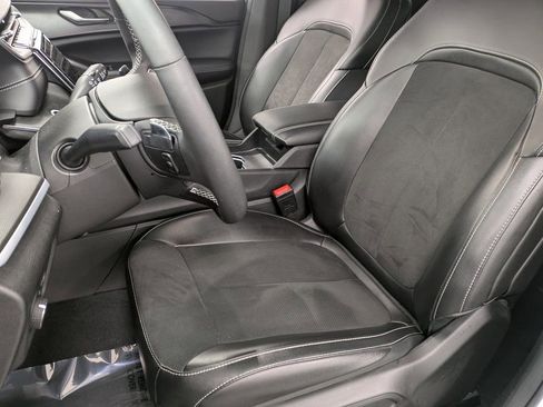 Used 2024 Jeep Grand Cherokee Altitude image 11