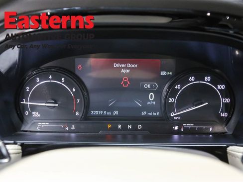 Used 2022 Lincoln Corsair FWD w/ Equipment Group 101A image 18