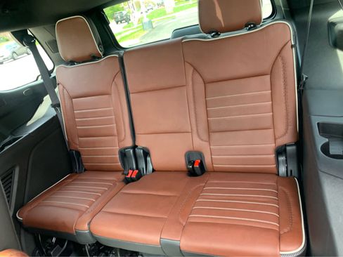 Used 2024 GMC Yukon Denali Ultimate AWD/4WD image 25