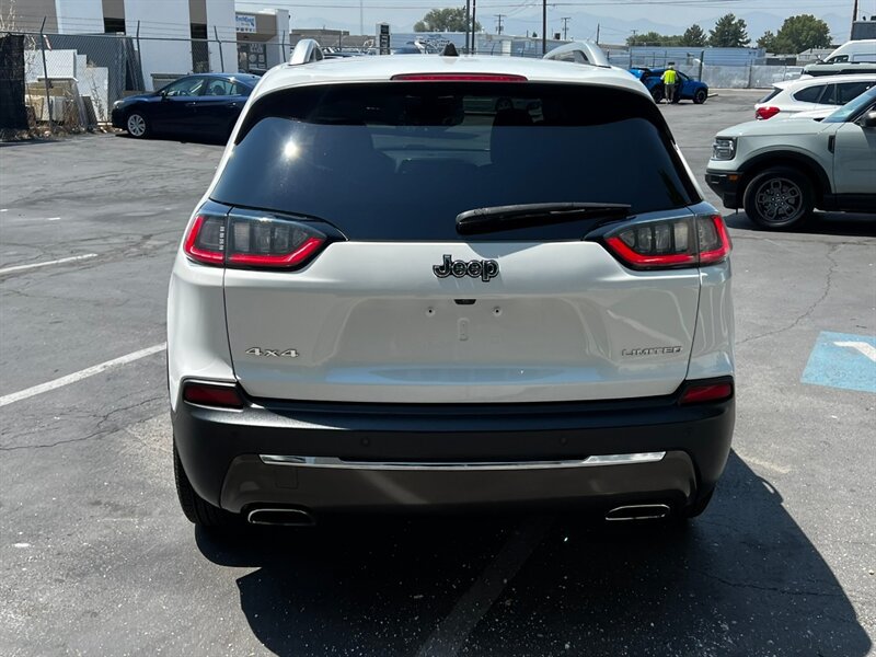 Used 2019 Jeep Cherokee Limited w/ Luxury Group AWD/4WD image 6