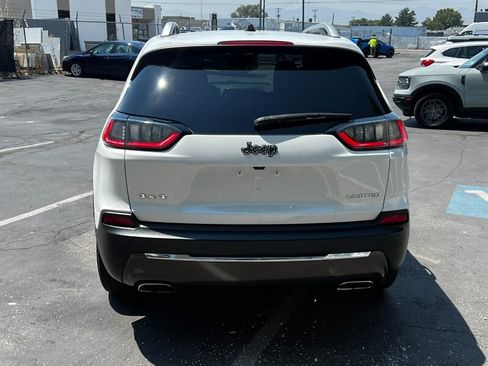 Used 2019 Jeep Cherokee Limited w/ Luxury Group AWD/4WD image 6