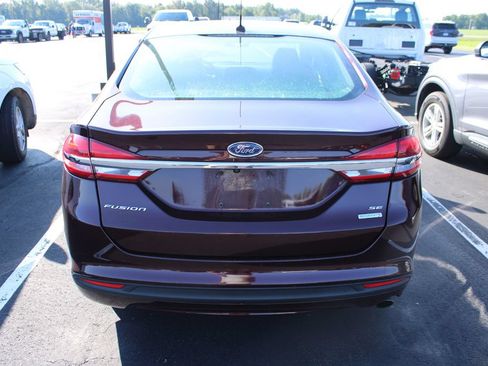 Used 2017 Ford Fusion SE FWD image 6