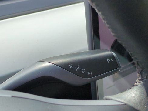 Used 2021 Tesla Model Y 2WD image 26