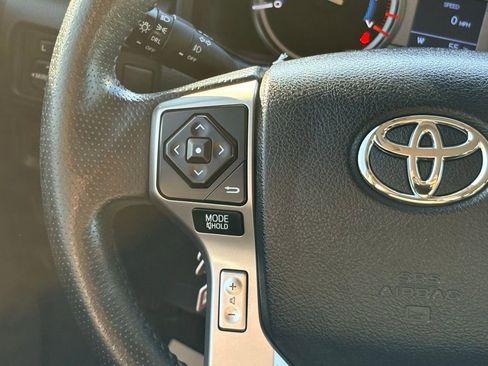 Used 2018 Toyota 4Runner SR5 image 19
