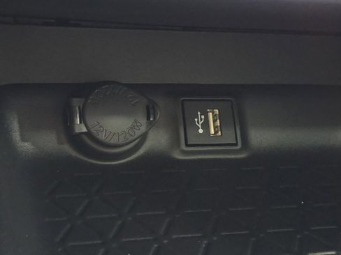 New 2025 Toyota RAV4 XLE image 30