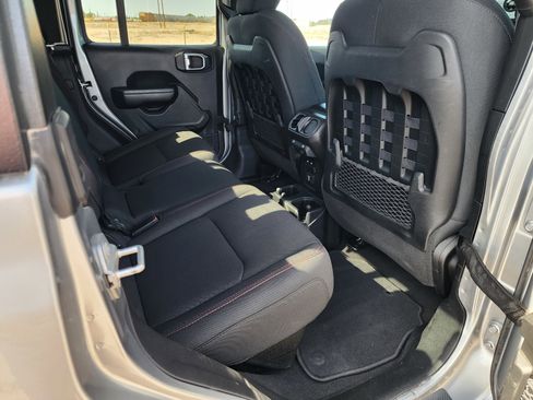 Used 2021 Jeep Gladiator Rubicon AWD/4WD image 14